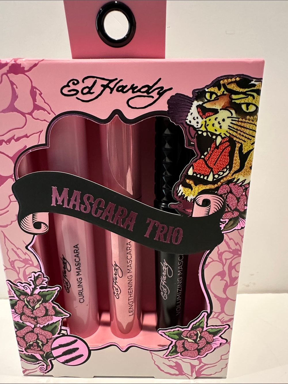 Ed Hardy (3) PC Mascara Set with Curling, Lengthening & Volumizing.